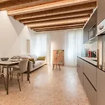 San Tommaso Rialto Terrace Appartement