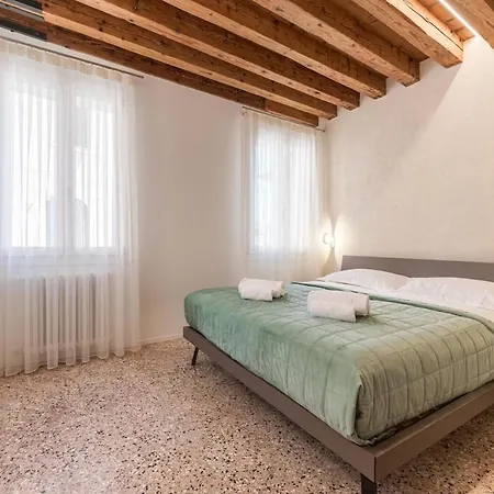 شقة San Tommaso Rialto Terrace البندقية