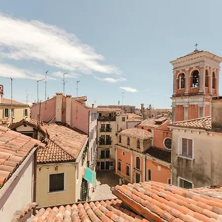 San Tommaso Rialto Terrace شقة