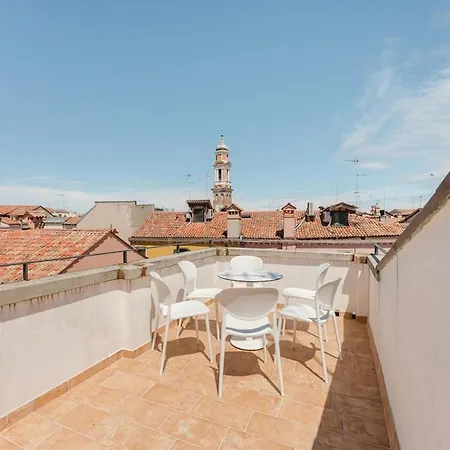 San Tommaso Rialto Terrace شقة