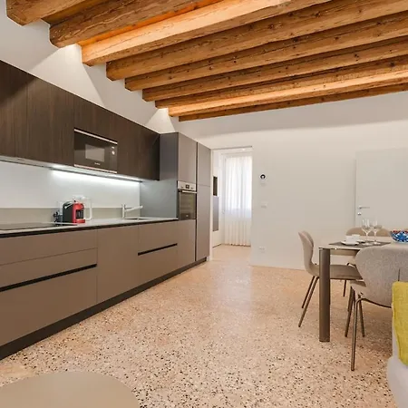 San Tommaso Rialto Terrace *