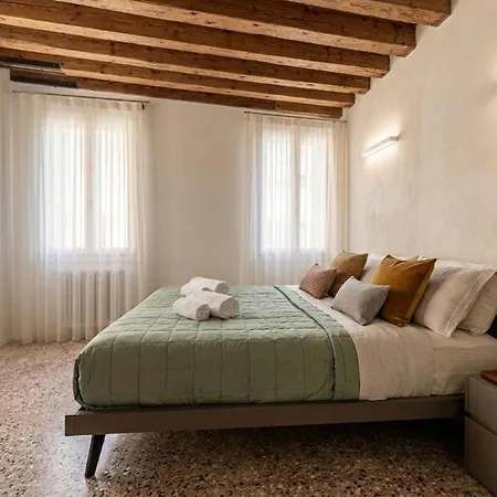 San Tommaso Rialto Terrace *